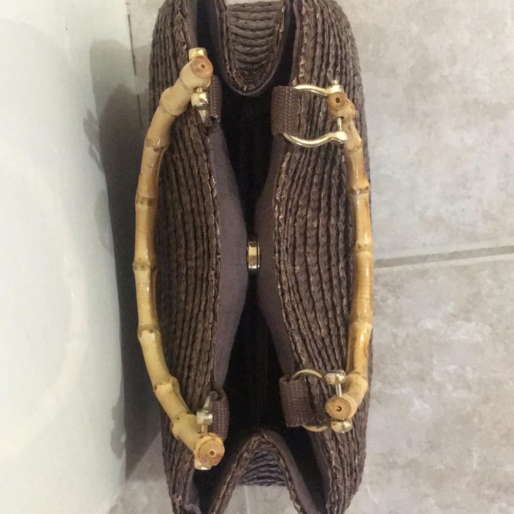 Brown straw handbag with bamboo handles - Picture 3 of 5